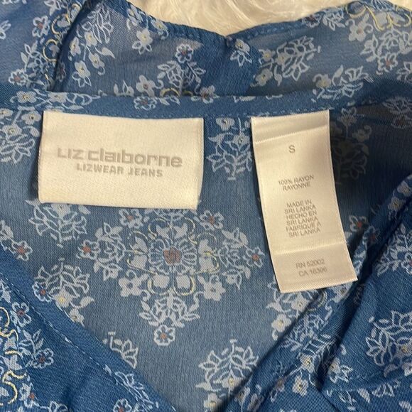 Liz Claiborne Ruffle Front Button Down Blouse, Ladies Size M, Blue& White - Picture 4 of 4